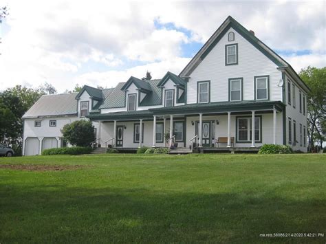 Under K Sunday C Maine Farmhouse For Sale On Rural Acre