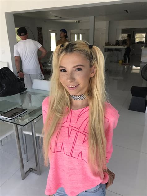 Timmy Flyersguy On Twitter Kenziereevesxxx Is So Cute And So Sexy😍