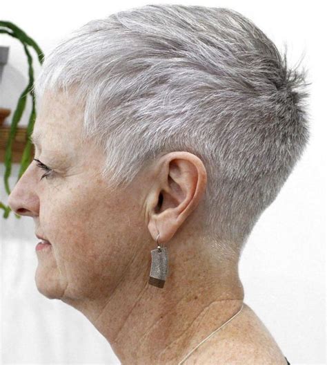 65 Gorgeous Hairstyles For Gray Hair To Try In 2023 Short Taper