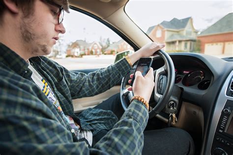 Four In Five Canadians Say The Only Way To End Texting And Driving Is