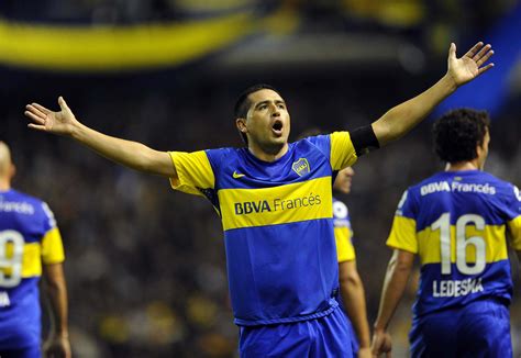 Riquelme c'è arrivato dopo che il river plate si era fatto avanti con argomenti sostanziosi per prenderlo con sé, quando era nel vivaio dell'argentinos juniors. @Riquelme #9ine | Boca juniors, Boca