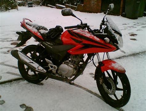 This video is over 12 months old!!!! HONDA CBF125 (2009-2015) Review | Speed, Specs & Prices | MCN