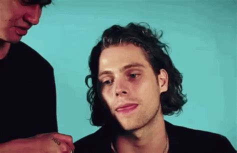 Talking Luke Hemmings GIF Talking Luke Hemmings Sos Discover Share GIFs