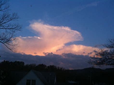 7 OO AM EST 3 15 12 This Cloud Formation Started As An Anvil Cloud And