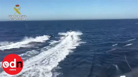 Drug Traffickers Rescue Officers After High Speed Boat Chase Youtube