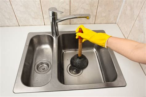 All the ladies out there want their house especially the kitchen to be clean and tidy and they put all their efforts to do so but what if your kitchen sink is deadly clogged with water and just because of that u can't continue. How To Unclog A Double Kitchen Sink With Standing Water