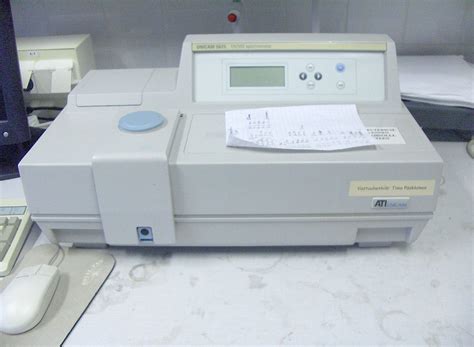 Ada beberapa jenis uv detector yang ada saat ini, yaitu phototube, photomultiplier tube (pmt) dan photodiode array (pda). Spectrophotometry - Wikipedia