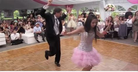 Padre E Hija Interpretan Un Baile Muy Especial De Cumpleaños