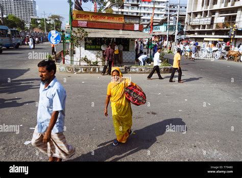 Dhaka Bangladesh People Walk Past The Golap Shah Mazar At
