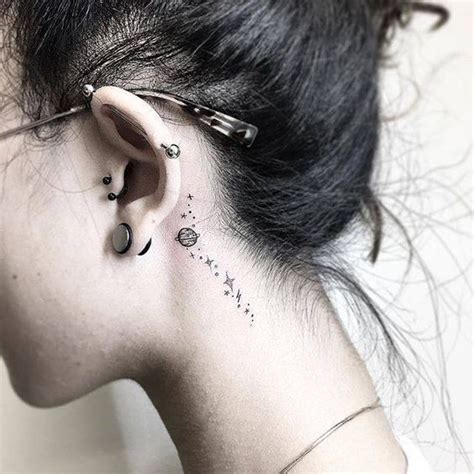 Behind the ear, tattoos are easier to hide. 30+ Charming Behind the Ear tattoos for Ladies in 2020 ...