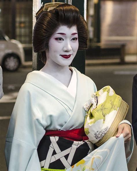 Koyoshi Nakagishi Okiya Gion Kobu In 2020 Geisha Geisha Japan Japanese Culture