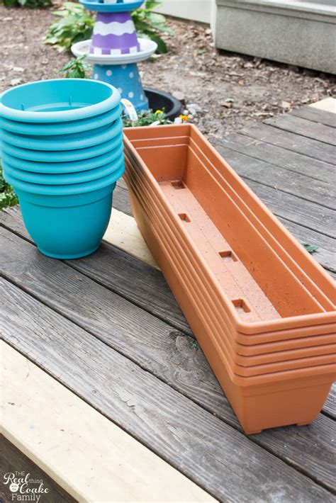 Painting Plastic Flower Pots ~ Add Personality To Your Outdoor Space