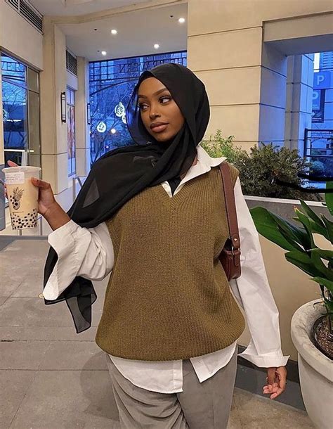 Pin By Mona Ibrahim On Hijab Outfit Inspo Hijabi Fashion Hijabi Outfits Casual Hijabi