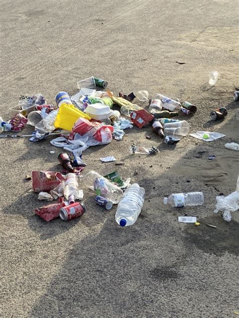 Bournemouth beach was beyond crowded today, bournemouth council declared a major incident because there were simply too many people for the #nhs #covid19 #bournemouth beach. Anorak News | Bournemouth invaded: 500,000 litterbugs ...