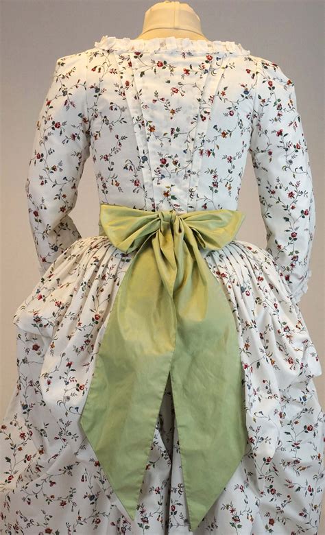 Robe a la Anglaise 1770-90 incl. two different sleeves, cutaway front and bum roll #0519 Size US ...