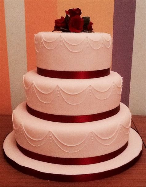 A Lovely Simple 3 Tier Wedding Cake Cakes And Cupcakes