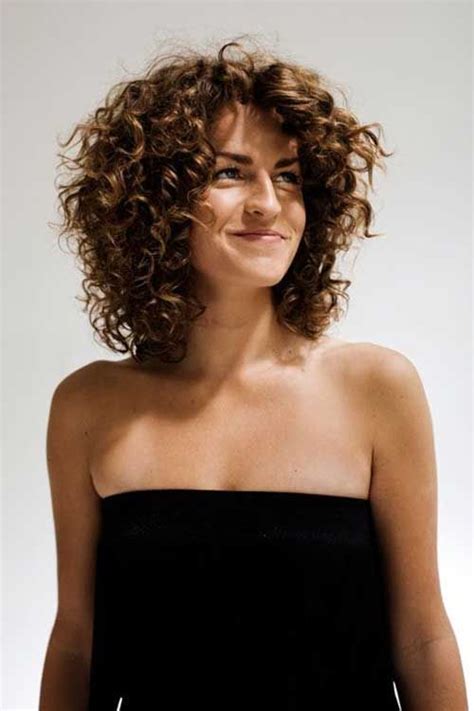 Shining Curly Medium Hairstyles For Women In