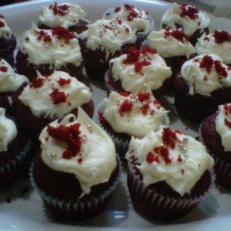 Add the confectioners' sugar and mix until smooth. Red Velvet Cake w/ Cream Cheese Vanilla Bean Icing Recipe ...