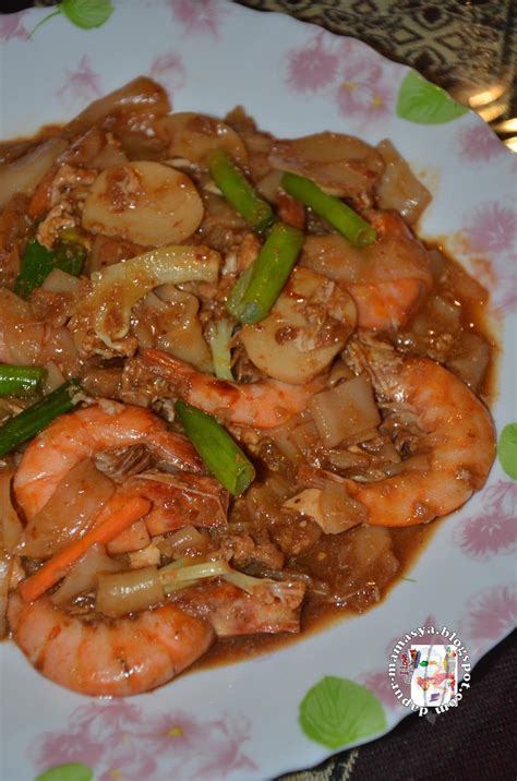 Char kway teow merupakan makanan yang popular di malaysia dan singapura. Dapur Mamasya: Char Kuey Teow & Tempahan Mee