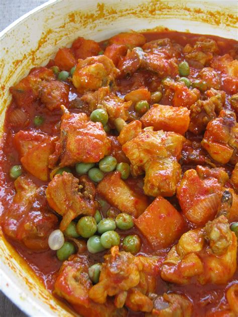 Kalo beli harganya lumayan padahal porsinya dikit, kurang puas hahaha. DAUN KARI Masakan Malaysia.....: AYAM MASAK MERAH