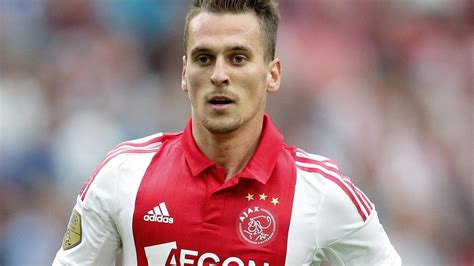 Milik scored 48 goals in 122 games at napoli following a £32m move from ajax in 2016. Milik (Ajax/Leverkusen) gelinkt bij Lazio. | LAZIO FANS BELGIO