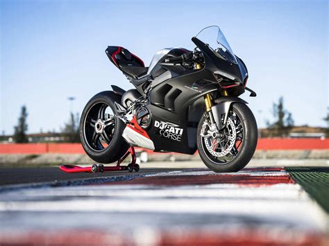 Ducati Panigale V4 SP2 0 60 Quarter Mile Acceleration Times