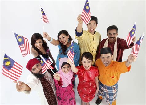 Di samping itu, budaya ini dapat mengukuhkan perpaduan apabila kurangnya syak wasangka antara kaum di malaysia. Karangan BM PMR - Perpaduan kaum dalam kalangan rakyat ...