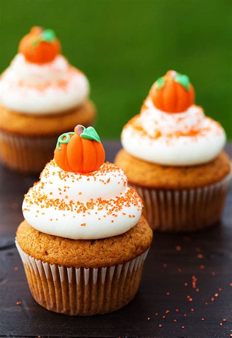 Enjoy these ideas for thanksgiving cupcakes. Cinnamon Pumpkin Cupcake - Best Cheap Easy Thanksgiving ...