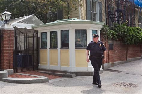 Man Charged After Nypd Officer Shot With Pellet Outside Gracie Mansion