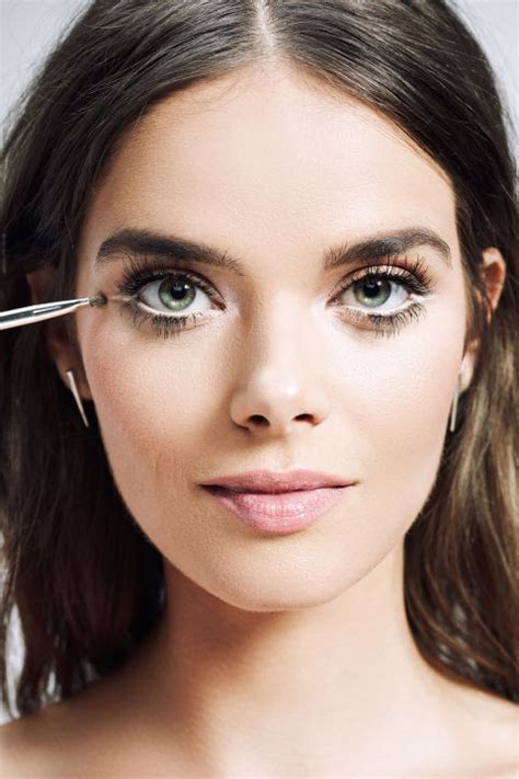 Everything you need to know is right here, just click show more :)—————————————————————————————my blog. 5 make up tricks to make your eyes look bigger | Beauty ...