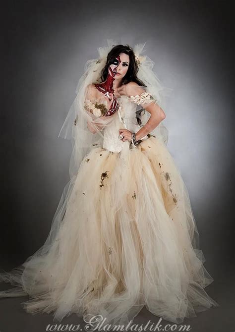 Being open to having guests wear full costumes to your wedding will be so fun for you and your guests. Wedding dress ~ Zombie bride | Dead bride costume, Wedding ...