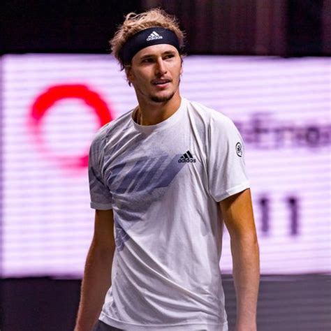 He served out and quickly took control of the. Alexander Zverev: Video - Er räumt mit Gerüchten um Lena ...