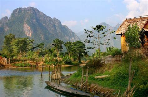 Découvrez La Ville Fluviale De Vang Vieng Dans Le Centre Du Laos