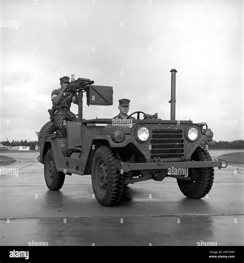 Machine Gun Mounted On Jeep Hi Res Stock Photography And Images Alamy