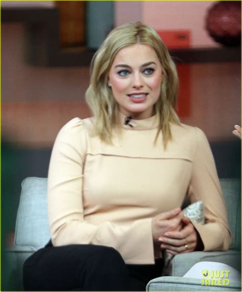 Margot Robbie Pregnant Wolf Of Wall Street