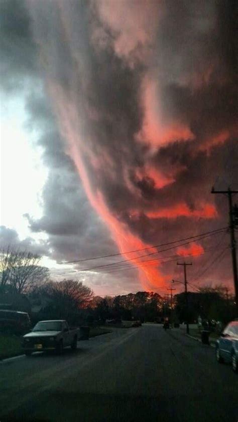 29 Oddly Disturbing Images From The Internet Creepy Images Clouds