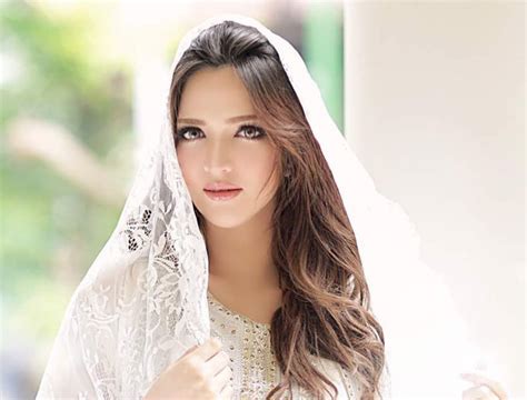 Prianti nur ramadhani or better known as nia ramadhani (born in jakarta, indonesia on april 16, 1990) is an indonesian actress, model and presenter of mixed norwegian. Nia Ramadhani Semakin 'Hot' Selepas Bersalin Anak Ketiga ...