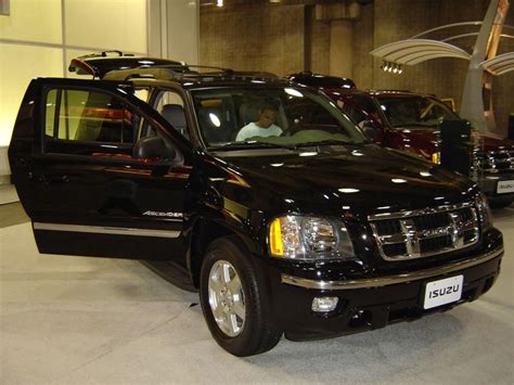 Black Isuzu Ascender New York Auto Show 2004 Car Pictures By Carjunky