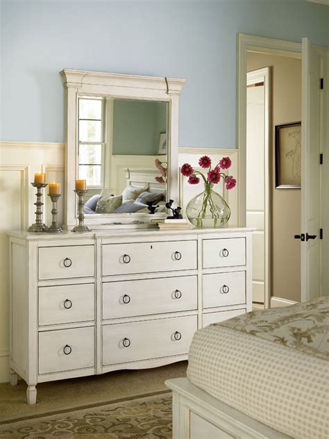 From traditional wood beds and modern, upholstered headboards to nightstands, dressers, chests and mirrors, find the perfect pieces for a. Universal Furniture Summer Hill Bedroom Collection
