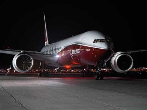 Boeing's new $400 million 777X private airliner is a flying mansion that can go halfway around ...