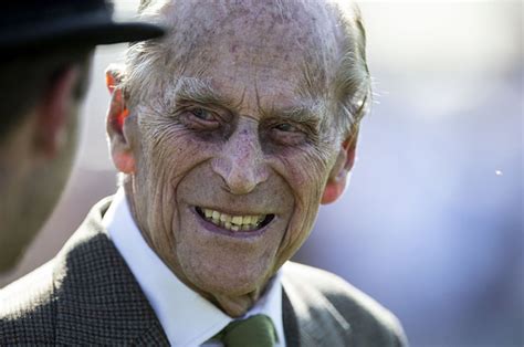 prince philip is giving up his driver s license after he got in a car crash
