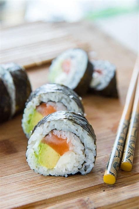 Simple Sushi Rolls Recipe Homemade Sushi Sushi Roll Recipes Sushi
