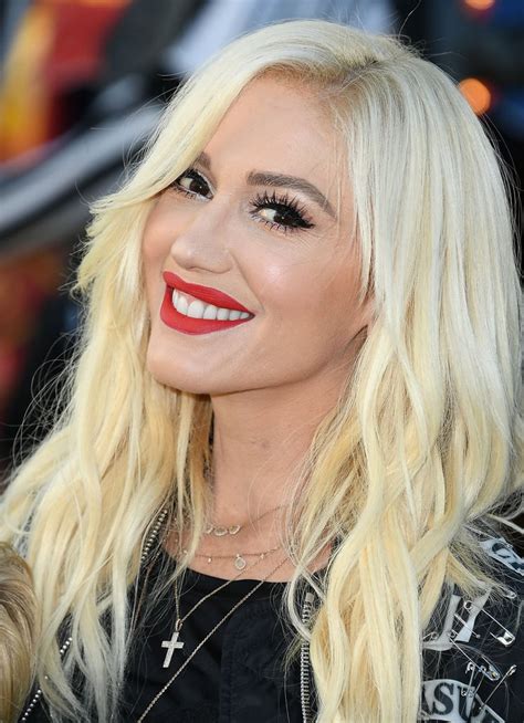 Gwen Stefani With Her Current Platinum Hair Gwen Stefanis Natural