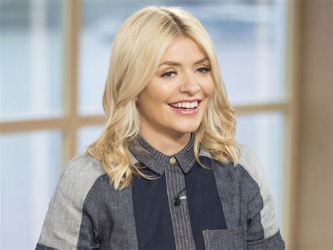 The Sad Reason Why Holly Willoughby Missed Todays This Morning Look Magazine