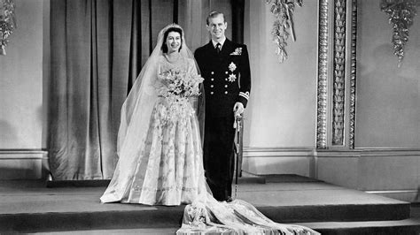 Spiel dragon queen hochzeitskleid (dragon queen wedding dress) online.heute ist ein großartiger tag im feenreich. Von der Queen bis Kate: Die Hochzeitskleider der ...