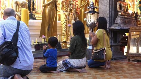People Praying At Doi Suthep Temple Chiang Mai Thailand Youtube