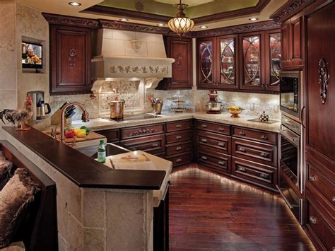 Cherry kitchen cabinets are a favorite because of their warm tones and rich look. Cherry Kitchen Cabinets: Pictures, Options, Tips & Ideas ...