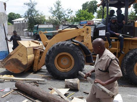 kingston jamaica state of emergency photo 1 cbs news