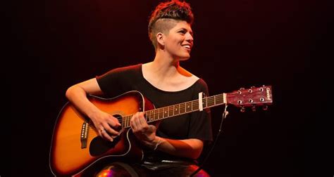 Born in salvador, may 23, 1968, also known as lan lanh, she gained notoriety as a percussionist for cássia eller. "Cássia Eller - O Musical" em Porto Alegre - Theatro São Pedro