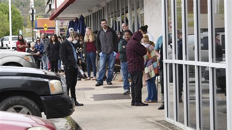 52m Americans Filed Jobless Claims In 1 Week Amid Coronavirus Pandemic